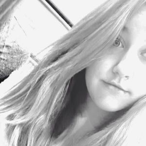 Meet your Posher, Issy